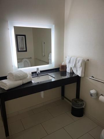 Wingate By Wyndham Altoona Downtown/Medical Center Hotel Ngoại thất bức ảnh